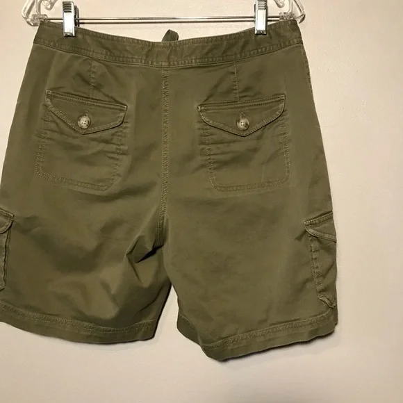 L. L. Bean Women's Shorts Size 10 Green Cargo Pockets Drawstring Cotton Spandex - Picture 6 of 9
